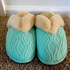 LAMO Slip on Slippers
